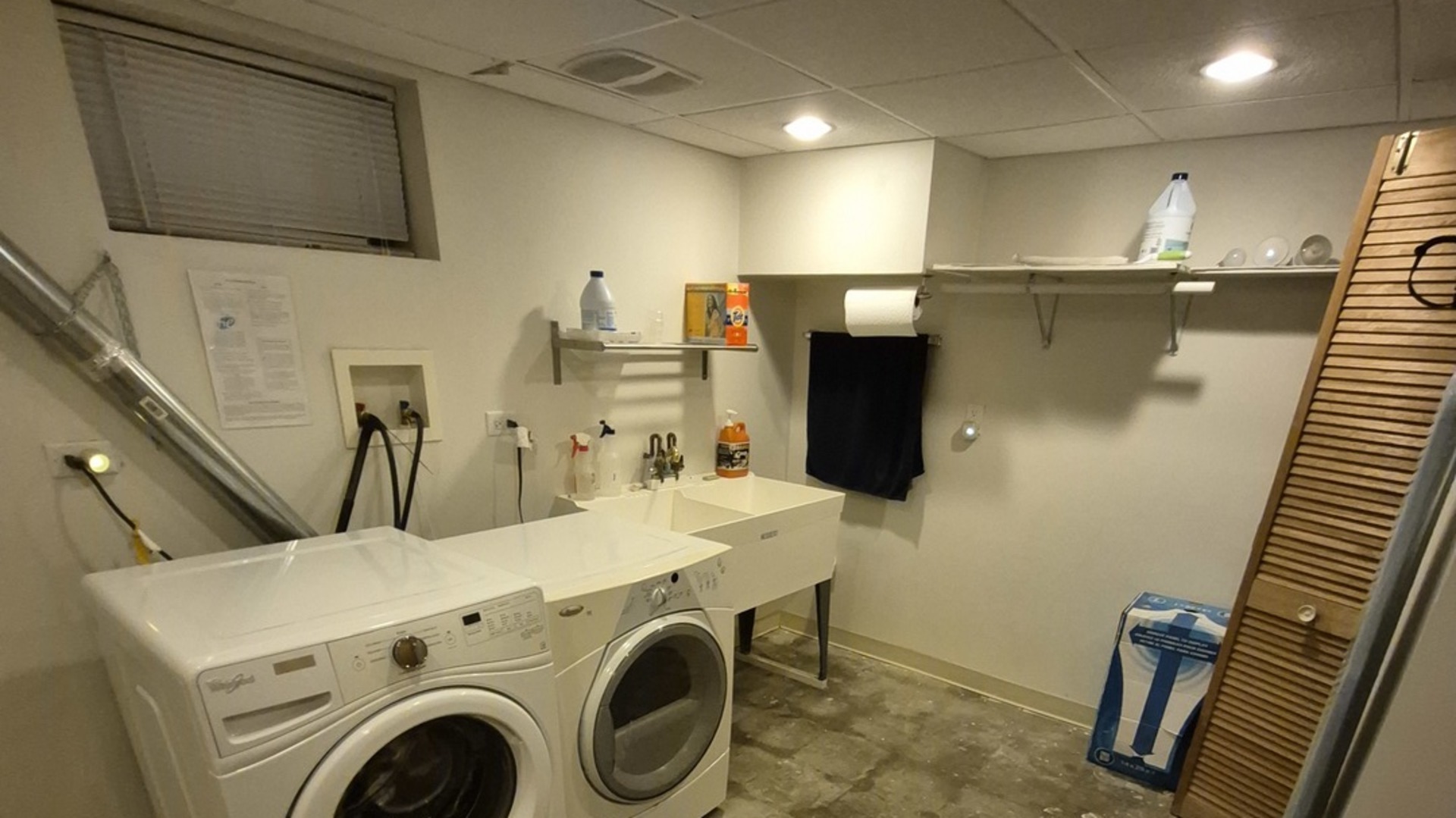1224 North Irving Avenue Berkeley, IL 60163 - Photo 13 of 25 a utility room with dryer and washer