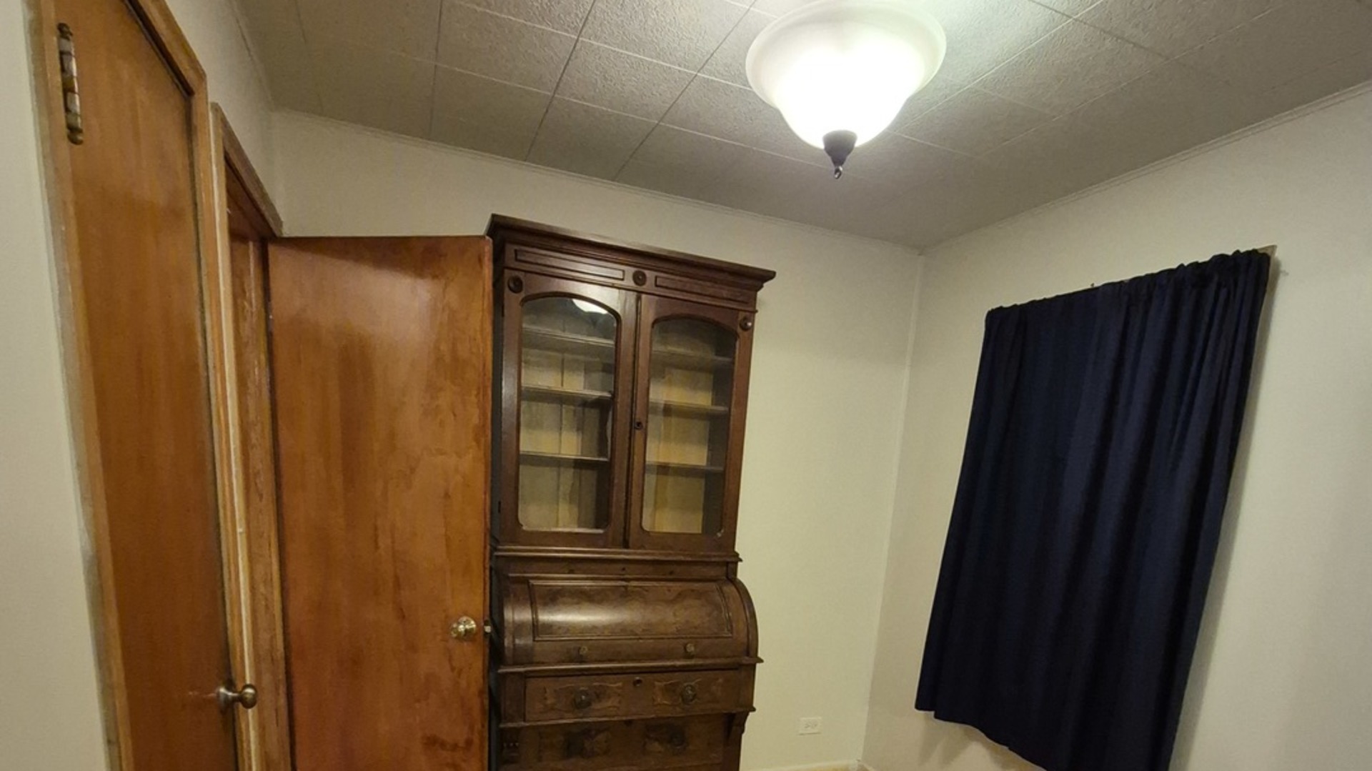 1224 North Irving Avenue Berkeley, IL 60163 - Photo 21 of 25 a view of front door