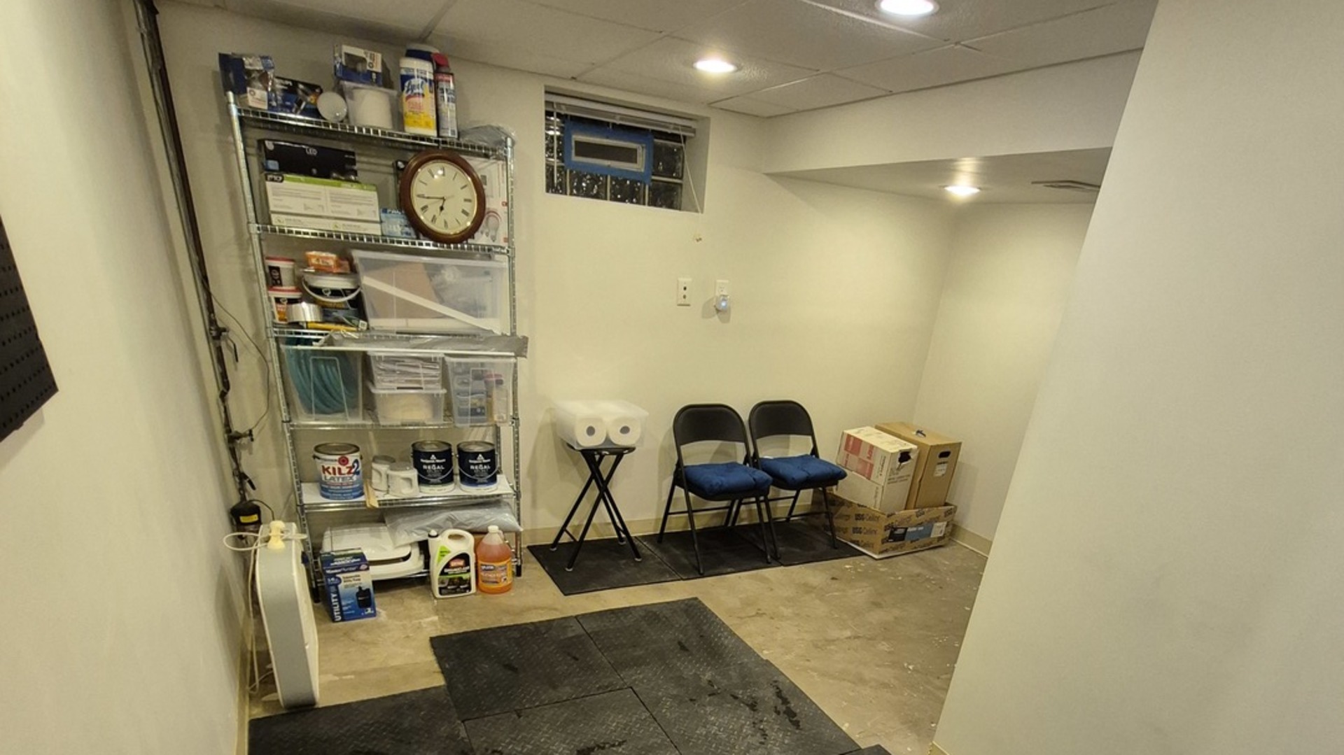 1224 North Irving Avenue Berkeley, IL 60163 - Photo 9 of 25 a bathroom with a sink and a mirror