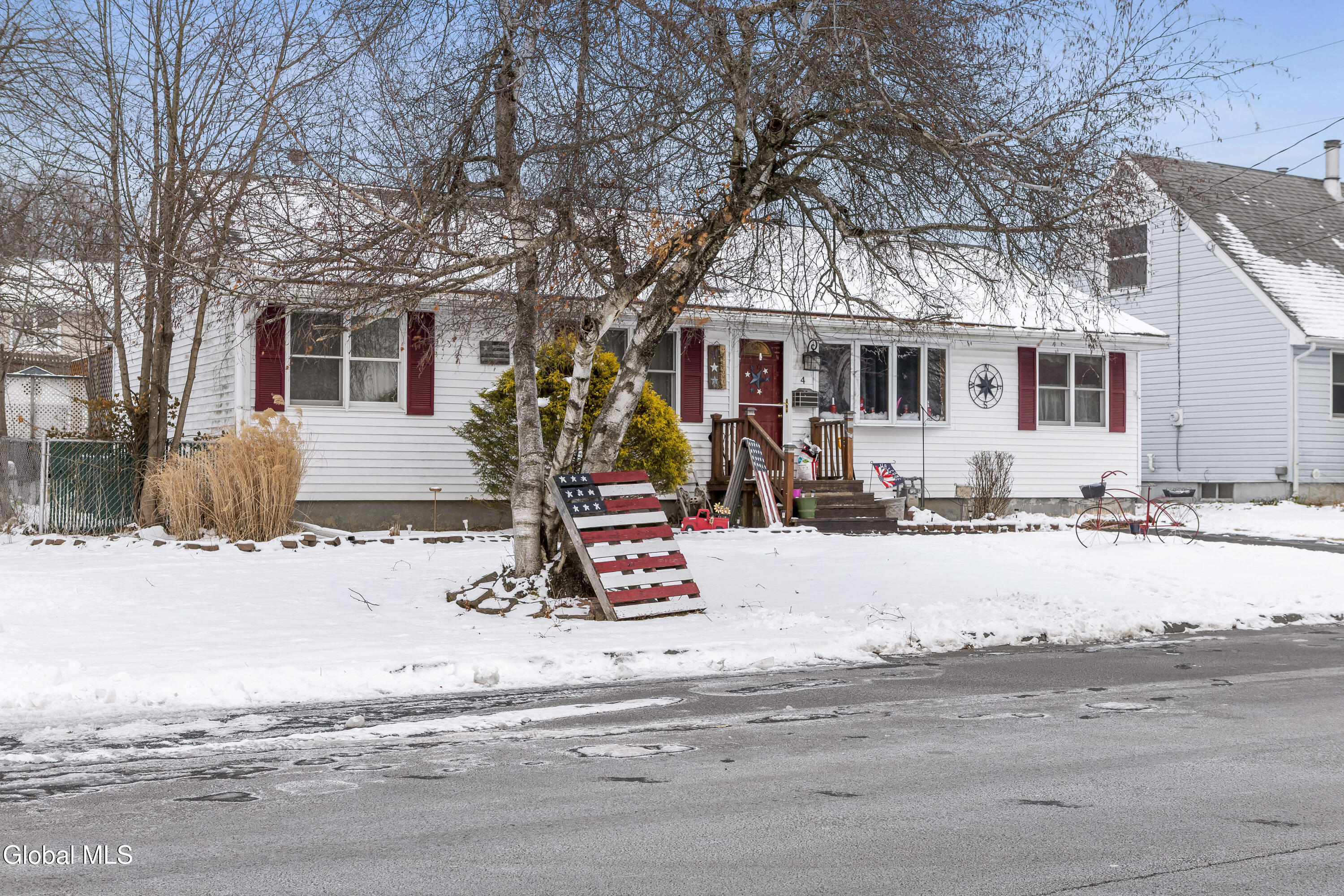 4 O'neil Street Troy, NY 12180 - Photo 3 of 30 3