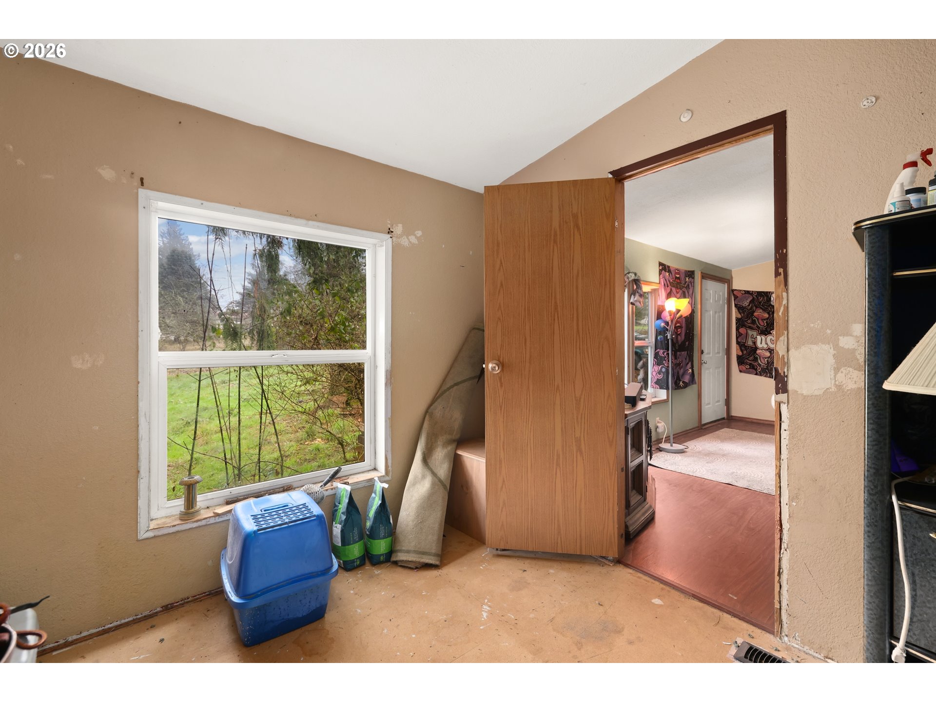 114 Shannon Lane Chehalis, WA 98532 - Photo 21 of 27 a view of a livingroom with furniture