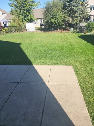 $2,050 | 86 Amberly Drive, Round Lake, IL 60073