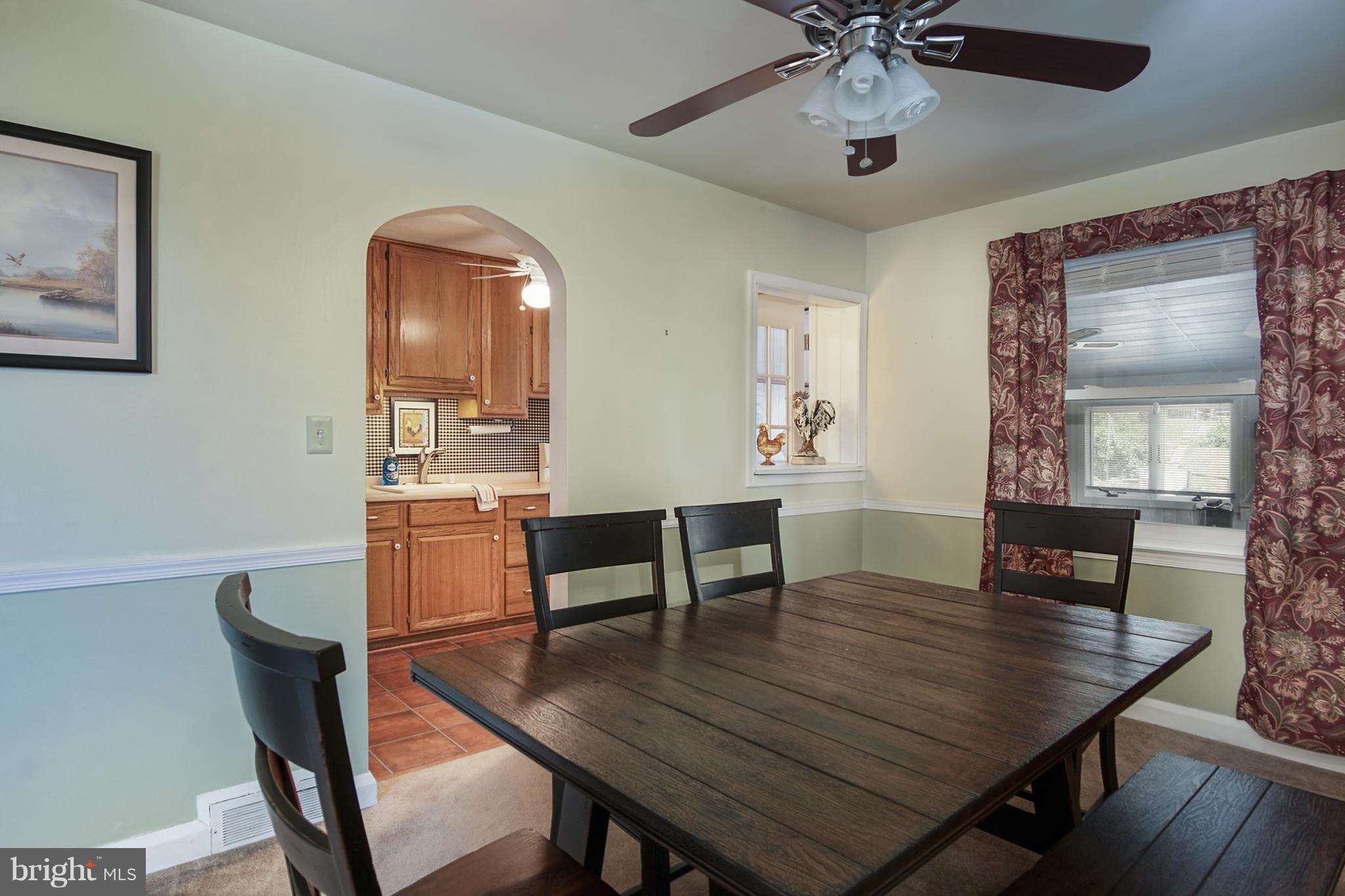 1082 Downton Road Baltimore, MD 21227 - Photo 6 of 26 Dining Room