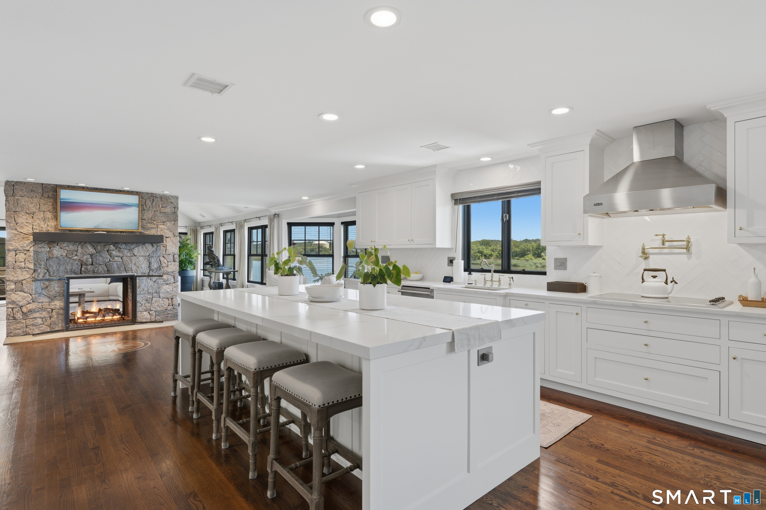 500 River Road Stratford, CT 06614 - Photo 4 of 40