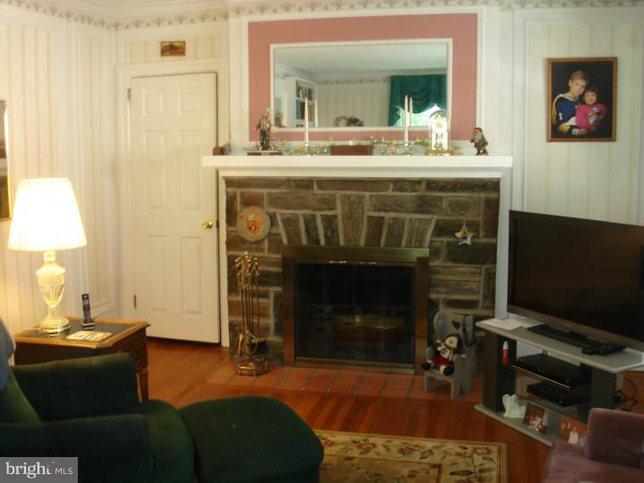 4 Strathmore Road Havertown, PA 19083 - Photo 4 of 21 Living Room