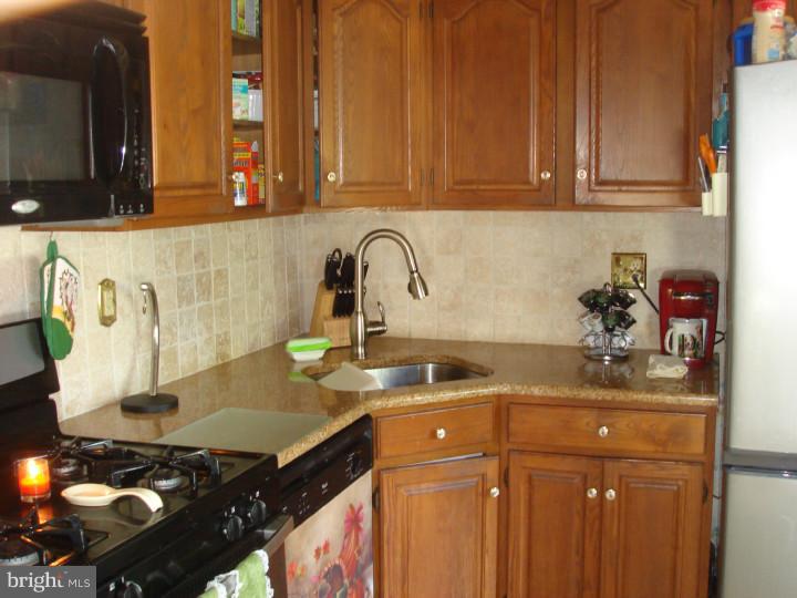 4 Strathmore Road Havertown, PA 19083 - Photo 5 of 21 Kitchen