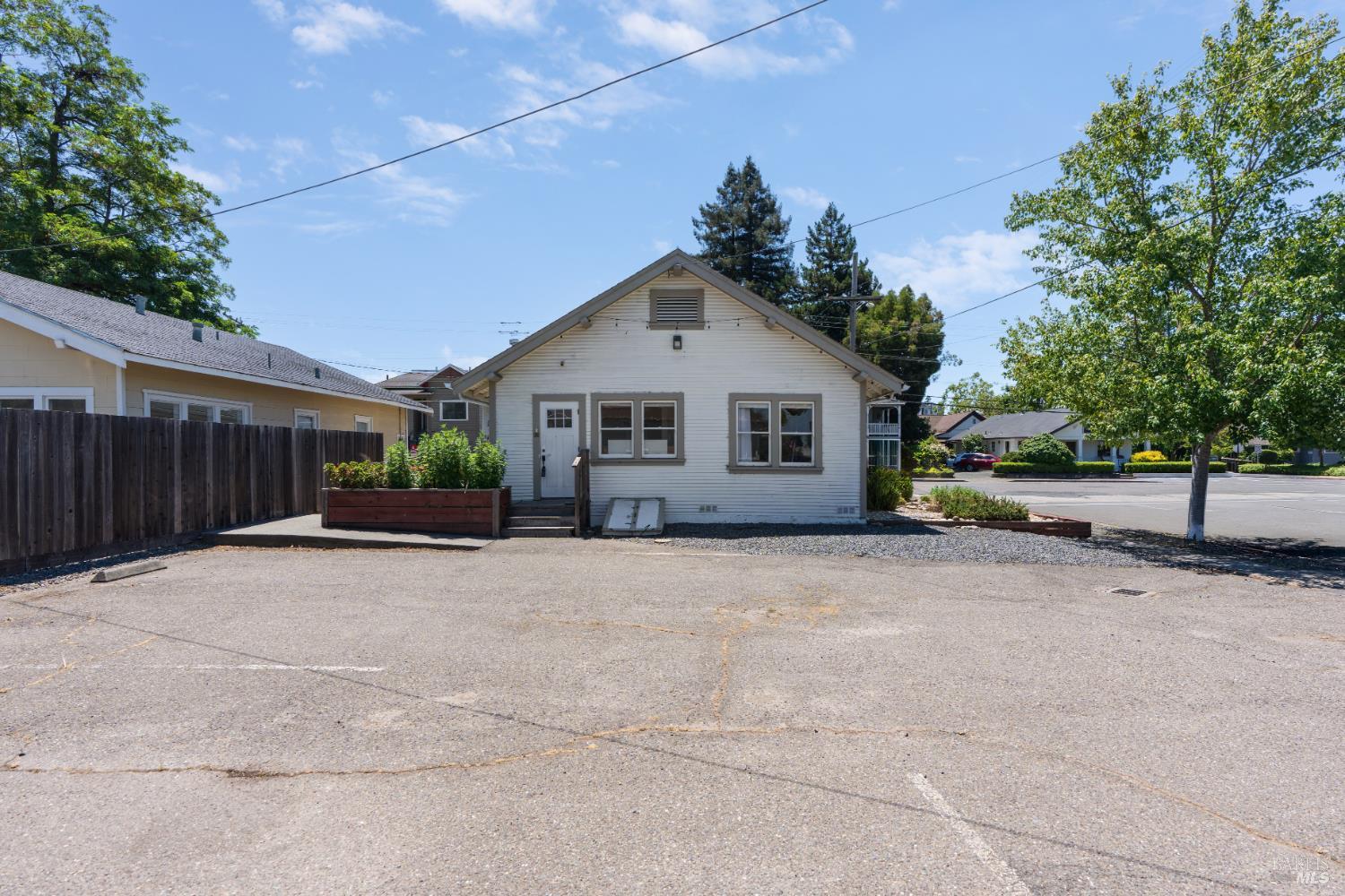 610 Stewart Street Santa Rosa, CA 95404 - Photo 39 of 50 a house with yard in front of it