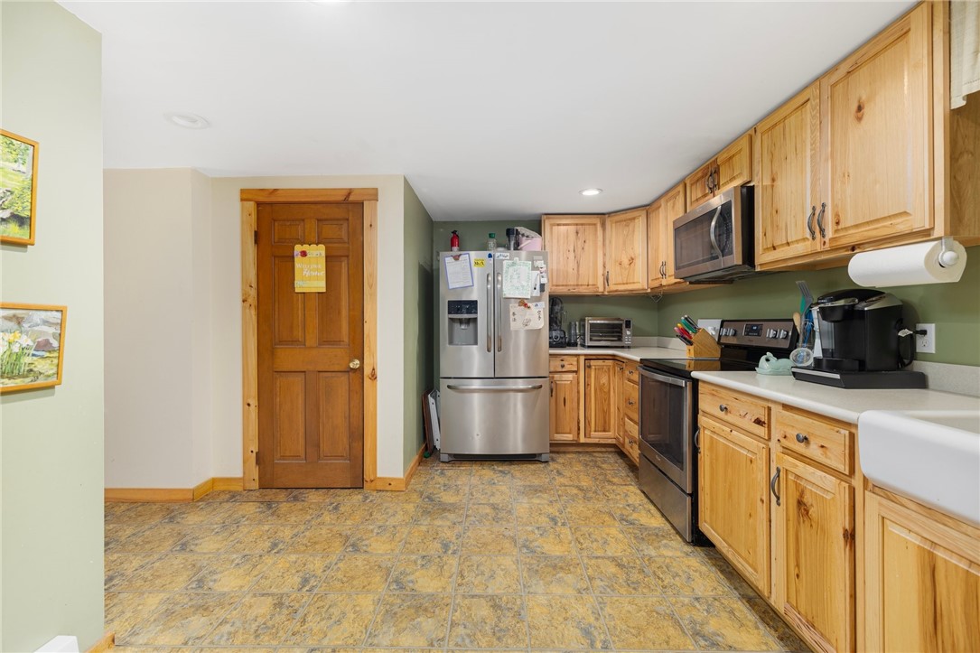 46 Simmons Road Little Compton, RI 02837 - Photo 3 of 50