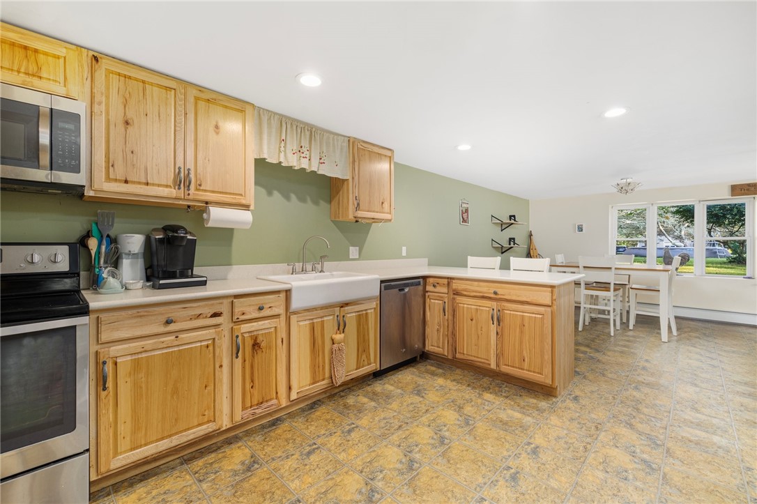 46 Simmons Road Little Compton, RI 02837 - Photo 4 of 50