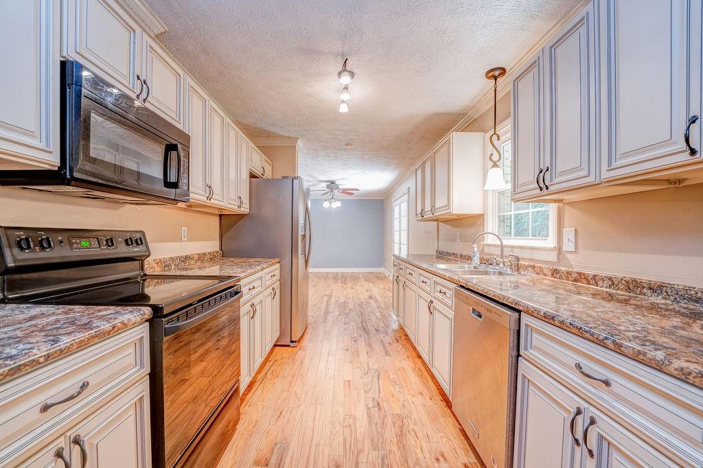 3209 Wax Road Southeast Aragon, GA 30104 - Photo 3 of 26