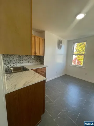 $3,200 | 114 Overlook Avenue, Unit 2, Belleville, NJ 07109