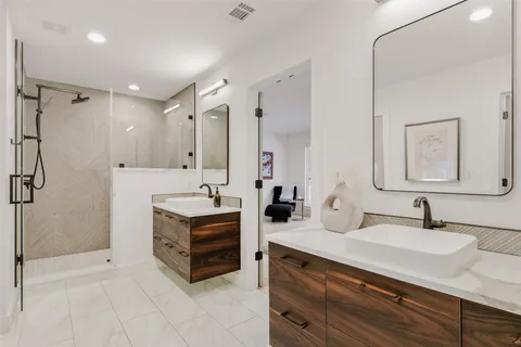 $1,695,000 | 2602 Bend Cove, Austin, TX 78704