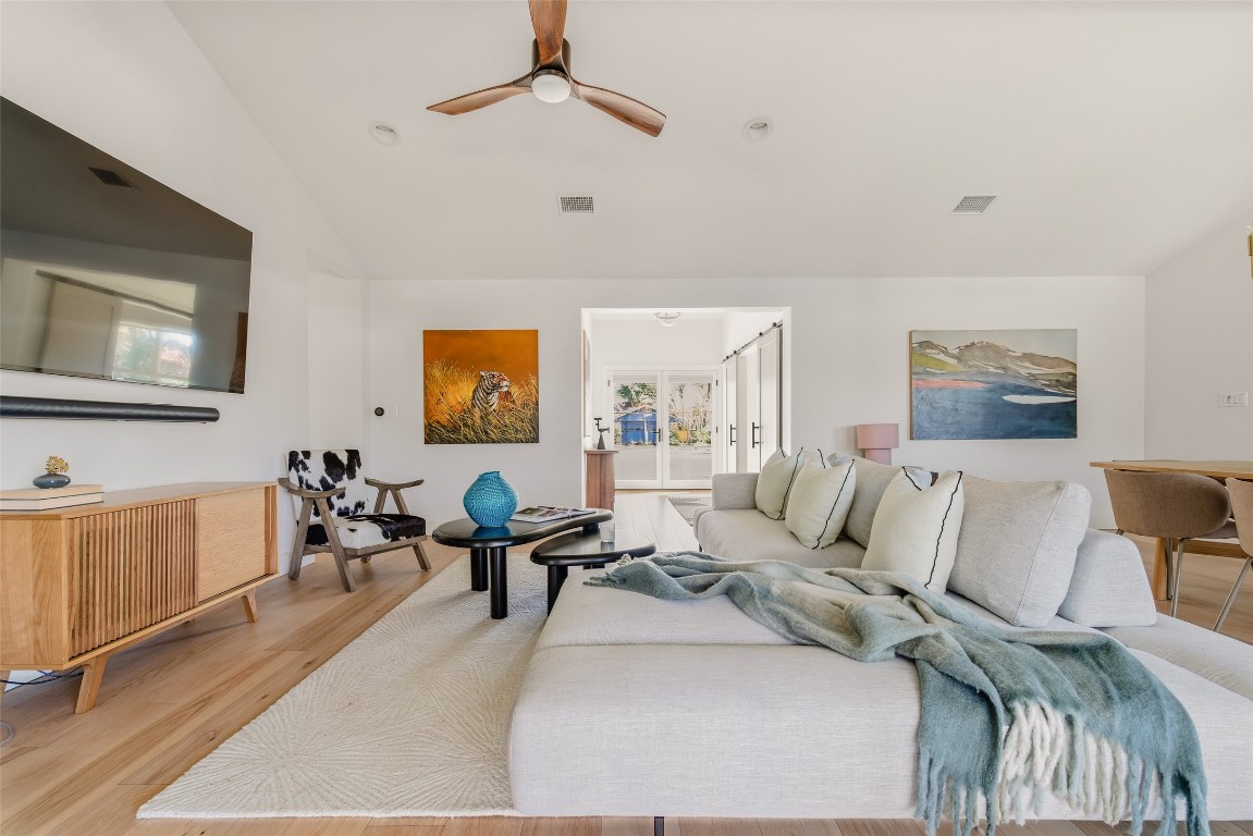 2602 Bend Cove Austin, TX 78704 - Photo 6 of 27