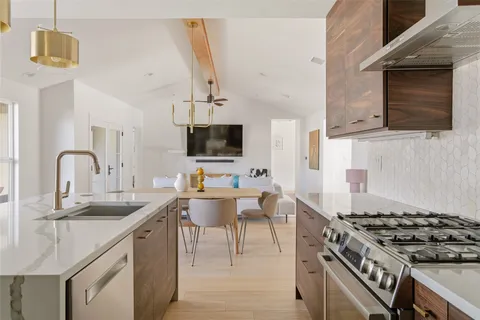 $1,695,000 | 2602 Bend Cove, Austin, TX 78704