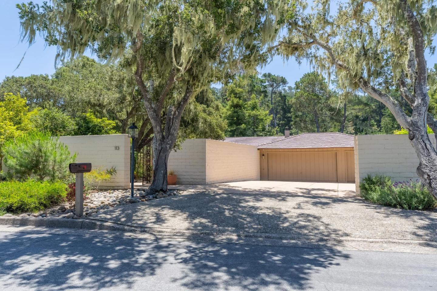 113 Littlefield Road Monterey, CA 93940 - Photo 2 of 33