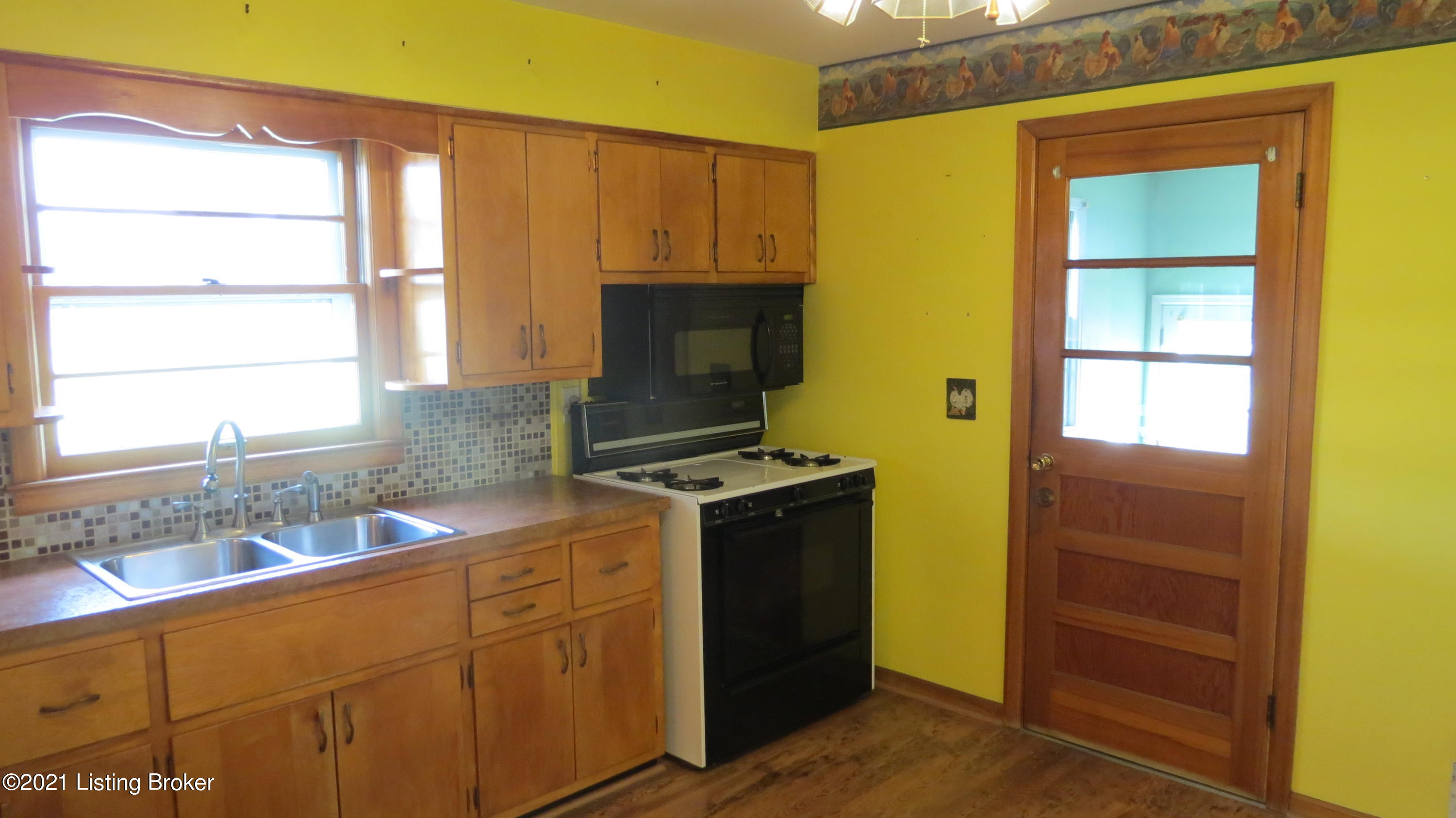 2306 Strotman Road Louisville, KY 40216 - Photo 11 of 31 IMG_7449