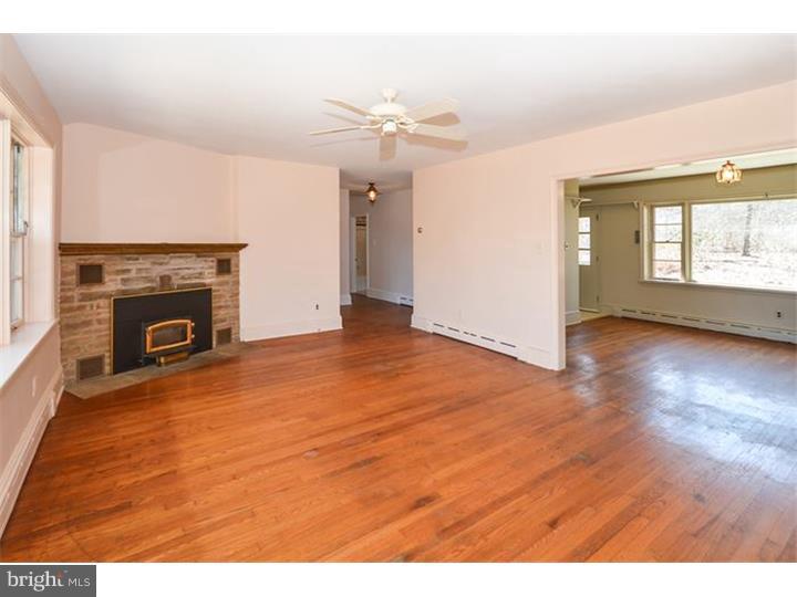 960 Pebble Hill Road Doylestown, PA 18901 - Photo 5 of 18 Living Room
