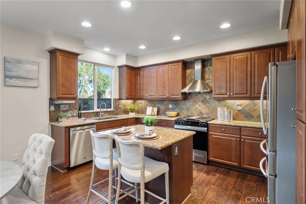 28889 Edenton Way Temecula, CA 92591 - Photo 16 of 56 Gourmet kitchen