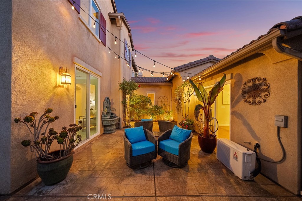 28889 Edenton Way Temecula, CA 92591 - Photo 34 of 56 Courtyard view