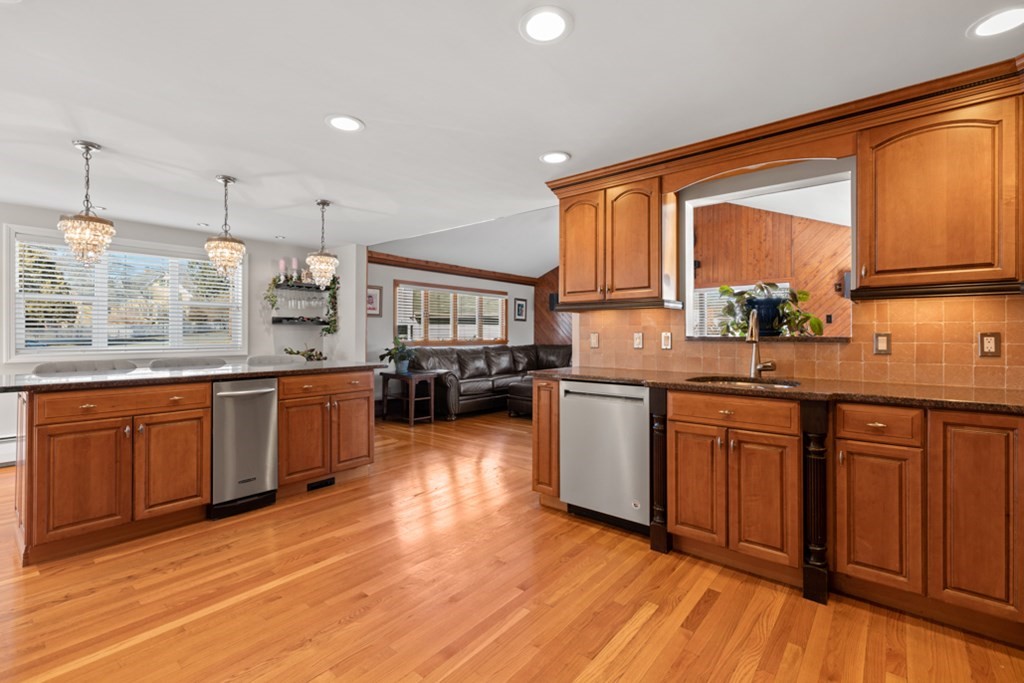 19 Appleton Road Wakefield, MA 01880 - Photo 13 of 29 Gallery Image 13
