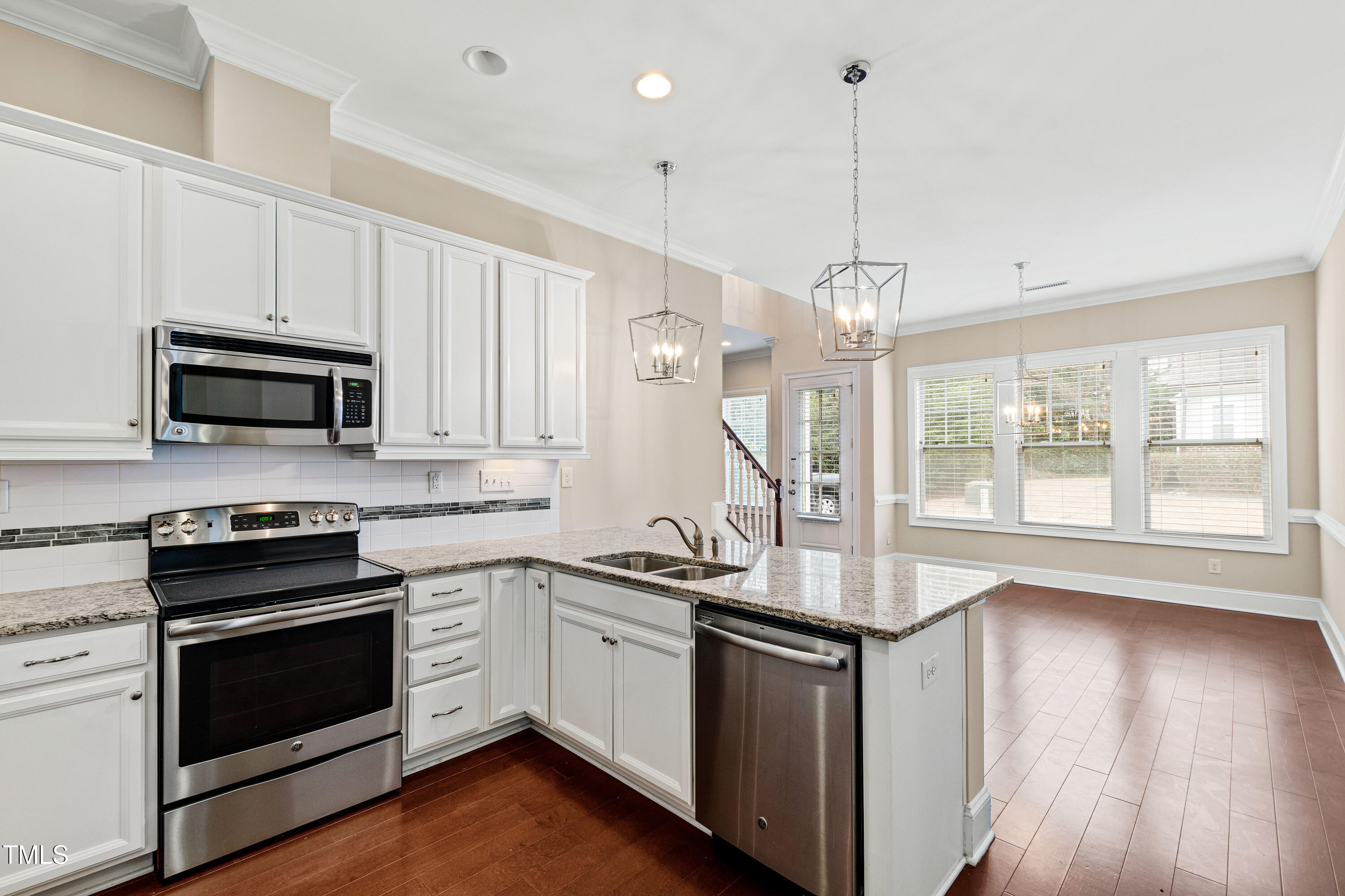 525 Fallon Grove Way Raleigh, NC 27608 - Photo 11 of 49 Fallon (11)