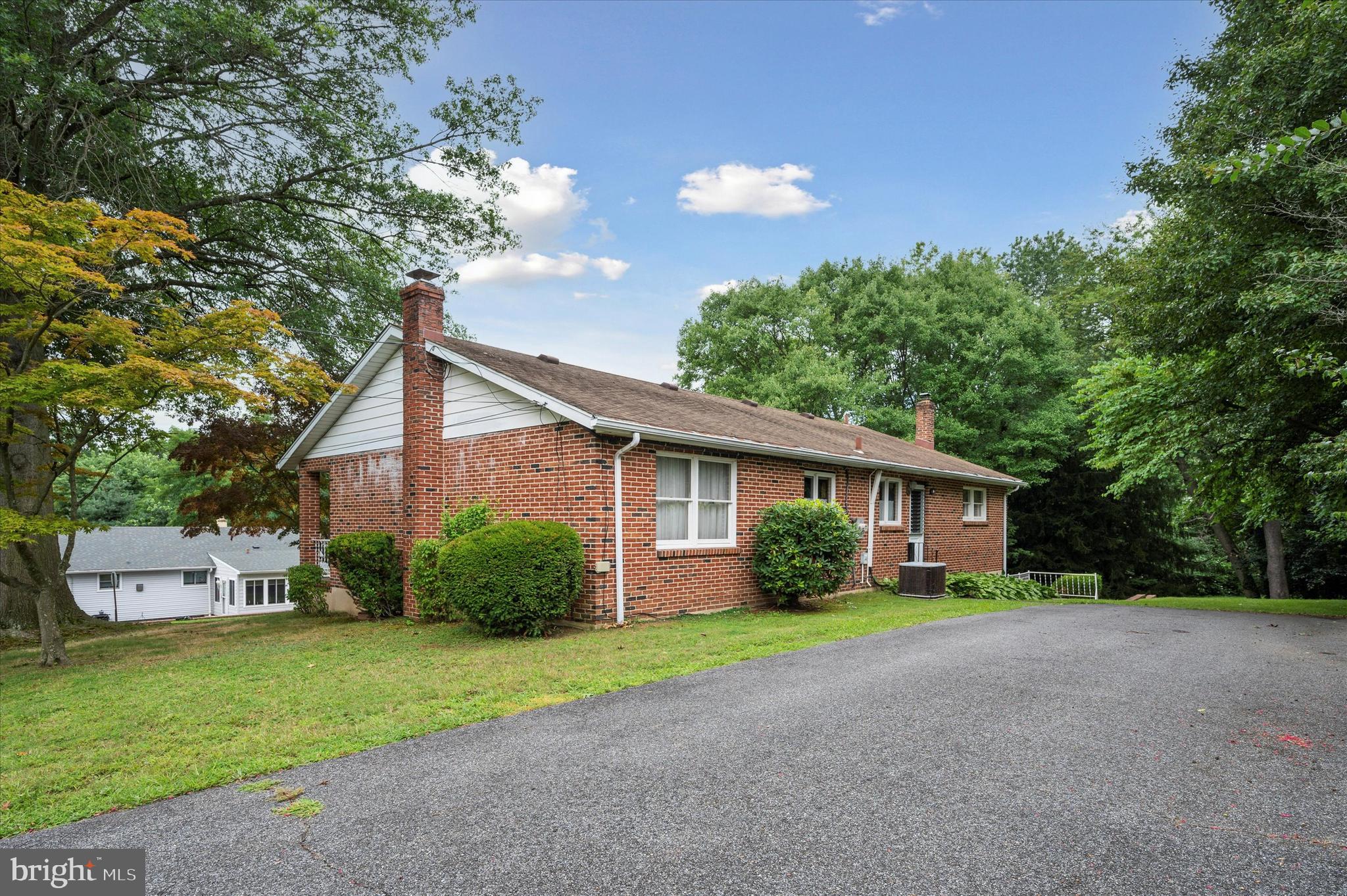 814 Pine Road Wallingford, PA 19086 - Photo 3 of 26