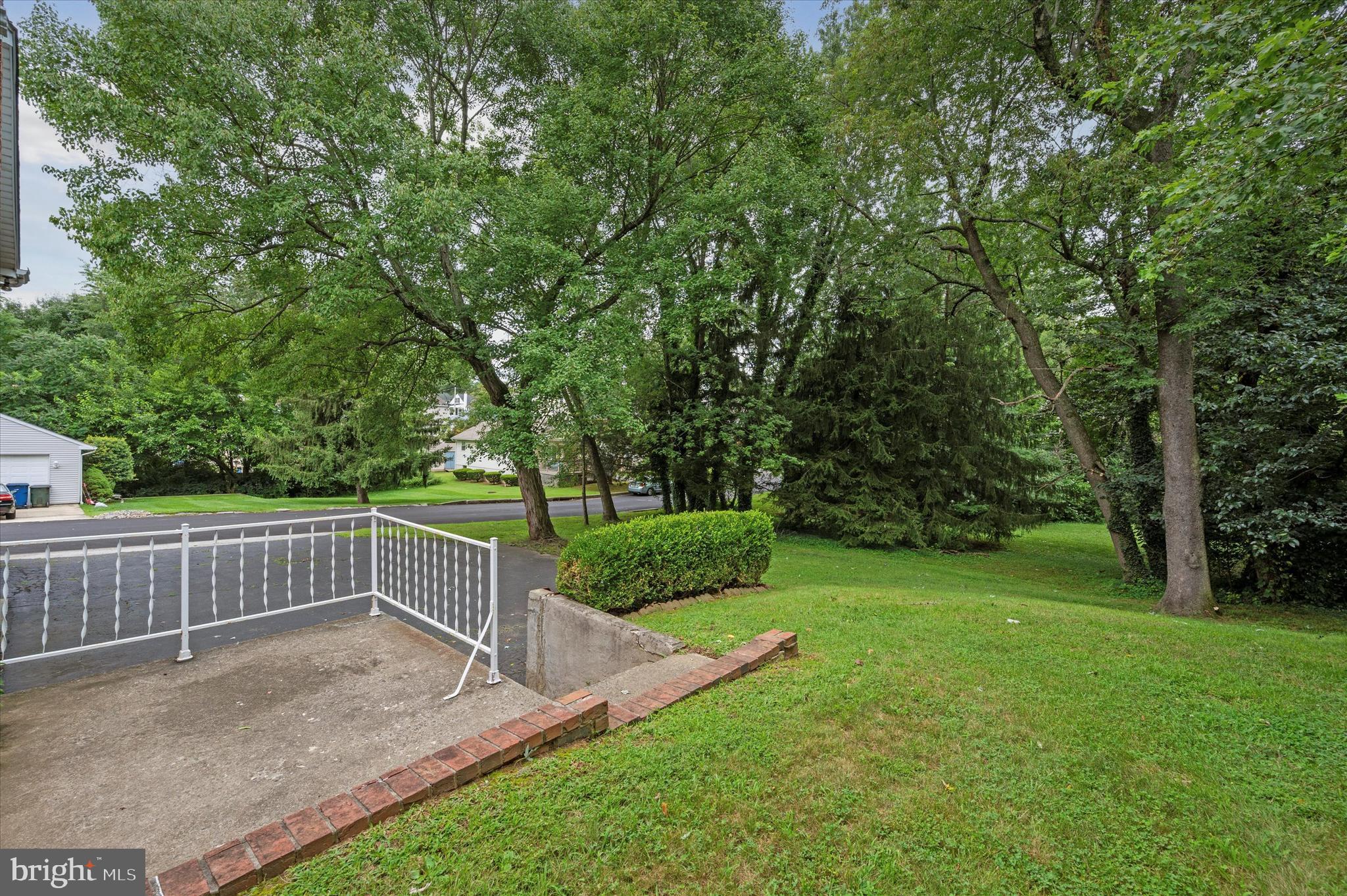 814 Pine Road Wallingford, PA 19086 - Photo 4 of 26