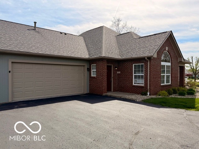 2712 Reflection Way Greenwood, IN 46143 - Photo 3 of 38