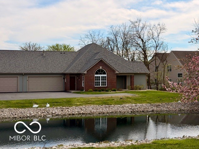 2712 Reflection Way Greenwood, IN 46143 - Photo 4 of 38