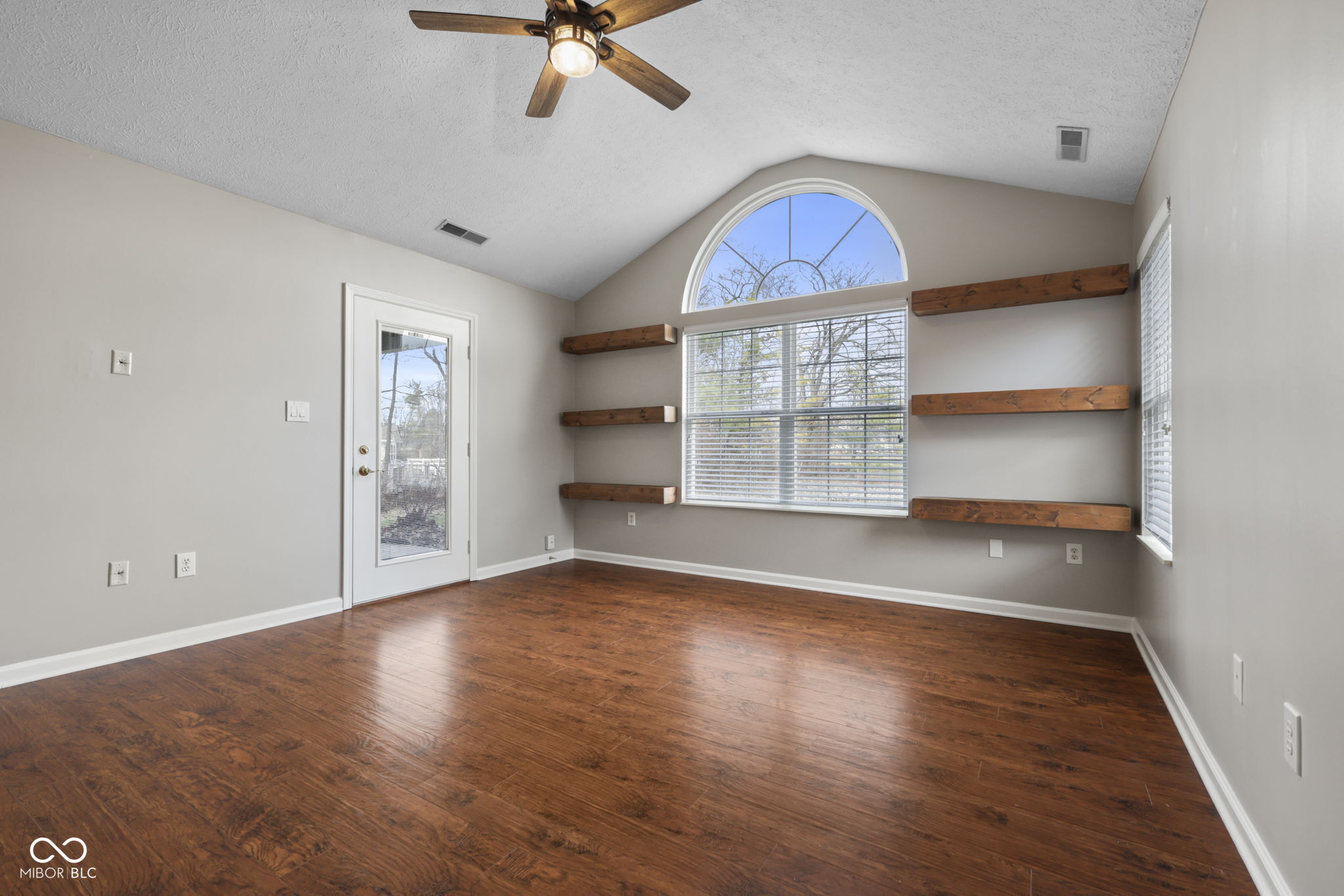 2712 Reflection Way Greenwood, IN 46143 - Photo 9 of 38