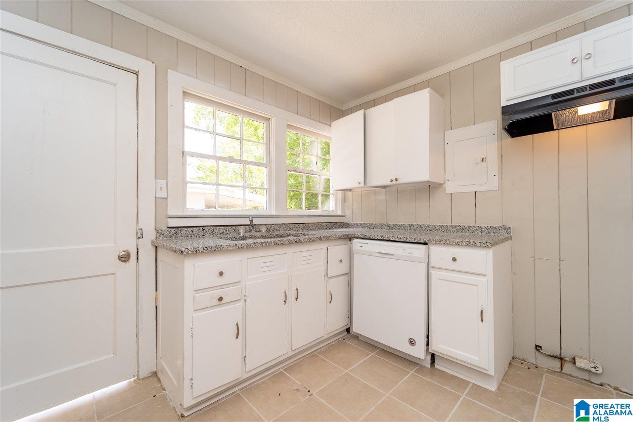306 6th Avenue East Oneonta, AL 35121 - Photo 2 of 6