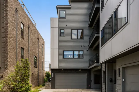 a view of entryway with a front door