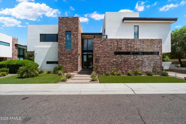 $12,500 | 4525 North 36th Way, Phoenix, AZ 85018