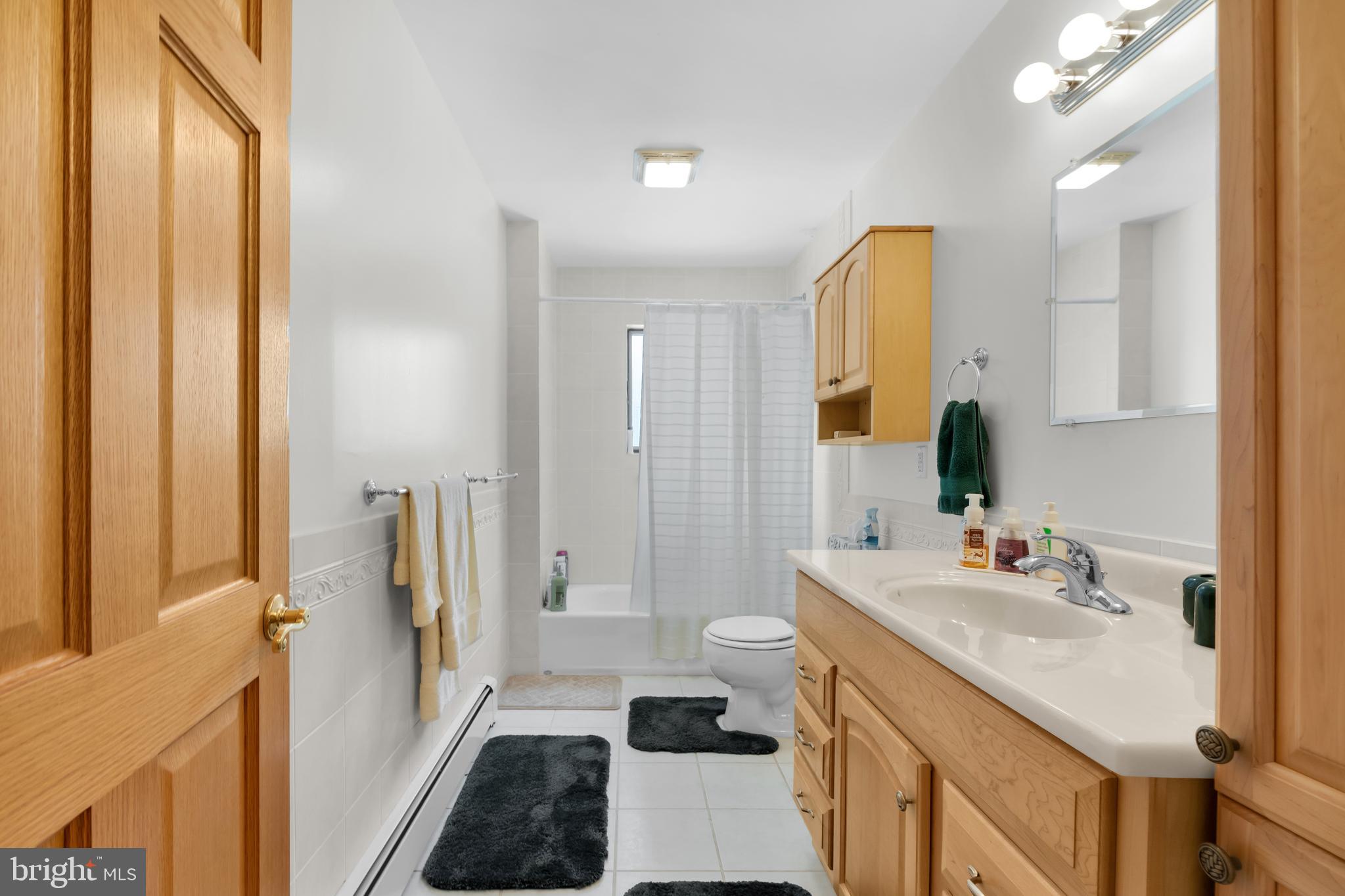 379 Golf Road Tamaqua, PA 18252 - Photo 18 of 33 Full Bathroom