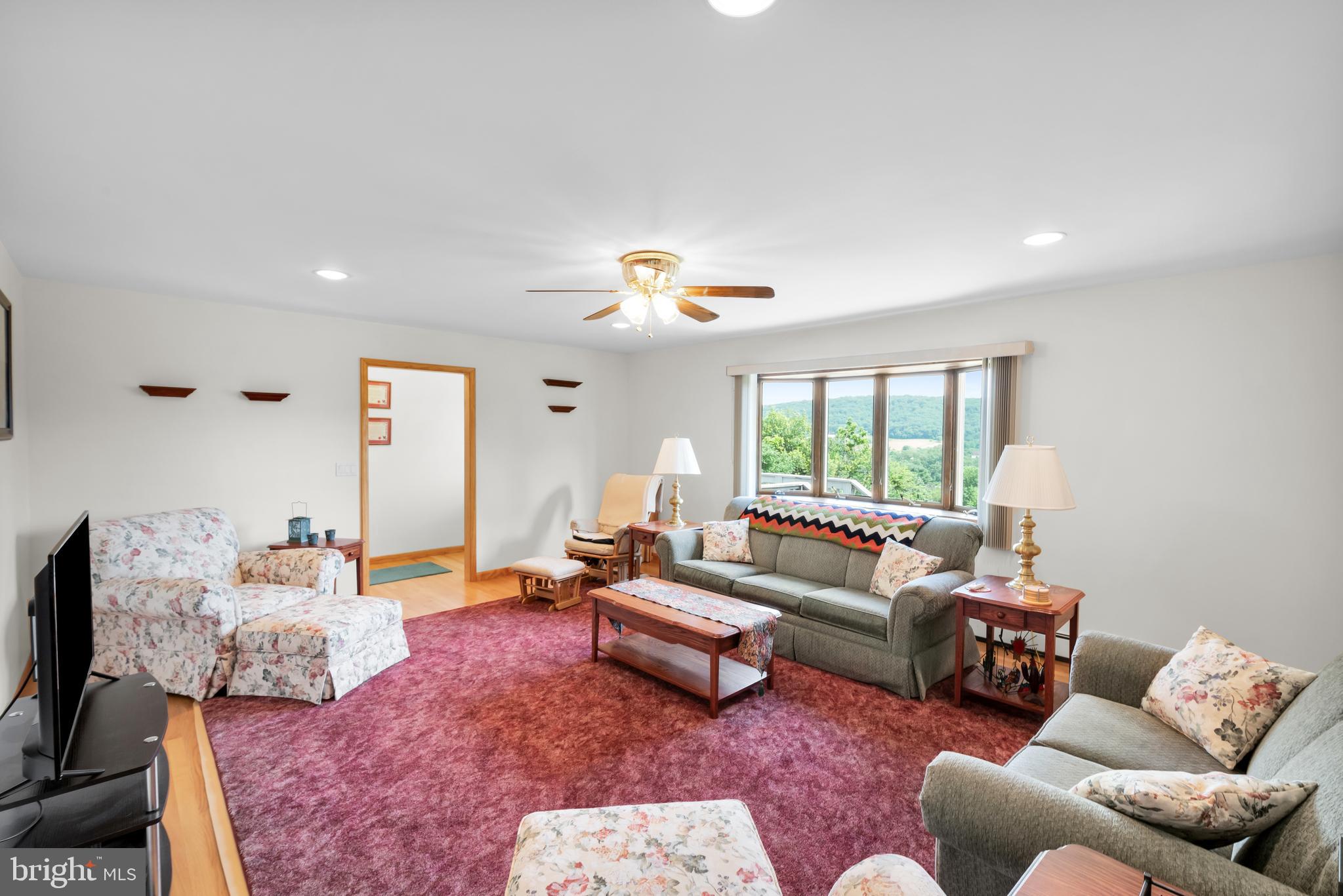 379 Golf Road Tamaqua, PA 18252 - Photo 4 of 33 Gallery Image 4