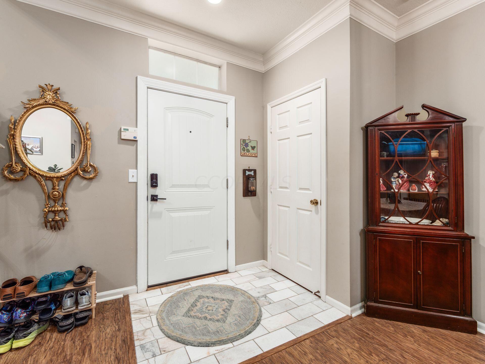 6010 Inishmore Lane Dublin, OH 43017 - Photo 5 of 48 Entry