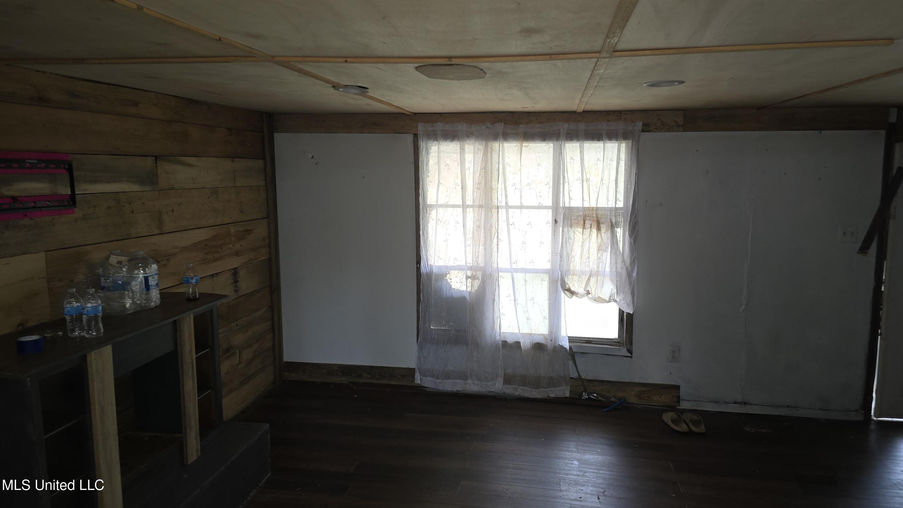 6427 Highway 33 Roxie Ms 39661 Roxie, MS 39661 - Photo 6 of 29 20251217_110950