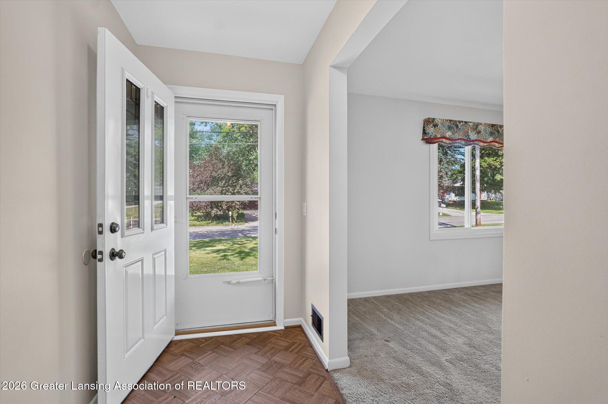 2106 Byrnes Road Lansing, MI 48906 - Photo 5 of 51 06-2106-Byrnes-Rd-WindowStill-Photograph