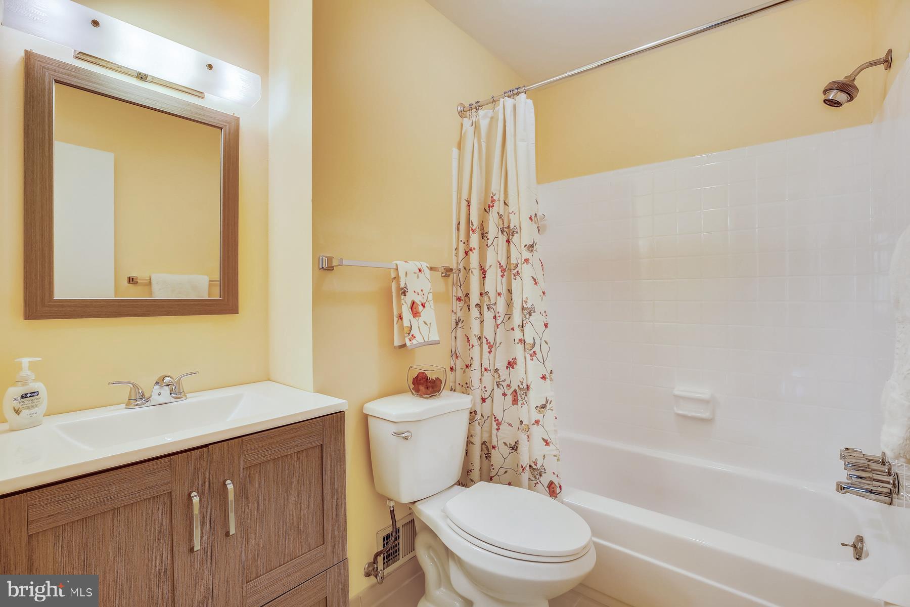 13612 Middlevale Lane Silver Spring, MD 20906 - Photo 23 of 71 Hall bathroom