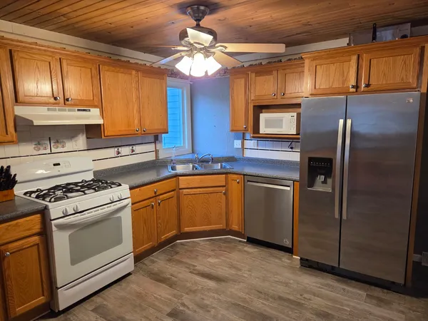 $230,000 | 201 East Cleveland Street, Heyworth, IL 61745