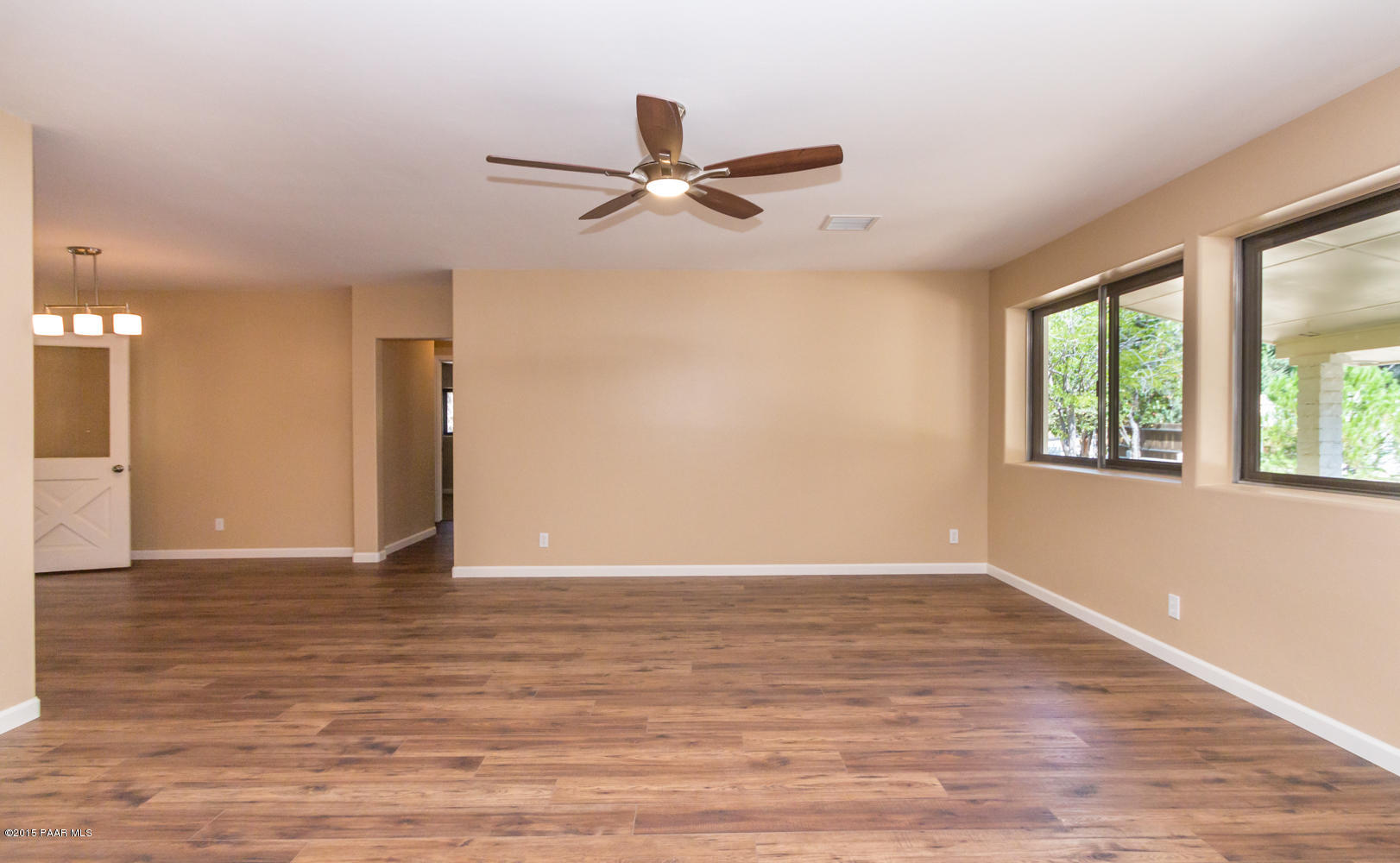 1333 Linden Road Prescott, AZ 86303 - Photo 3 of 15 003_Living Room