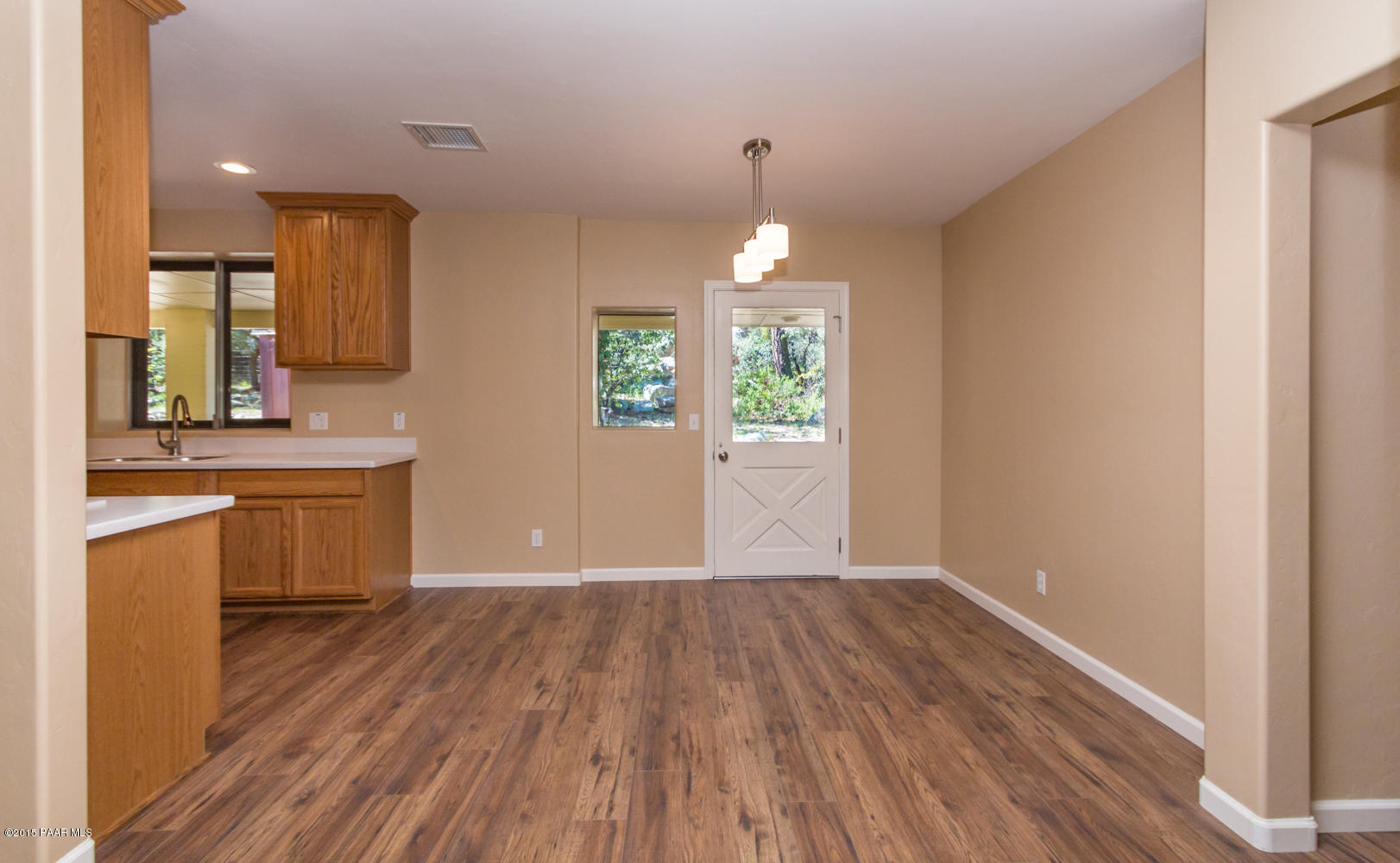 1333 Linden Road Prescott, AZ 86303 - Photo 5 of 15 005_Dining Area
