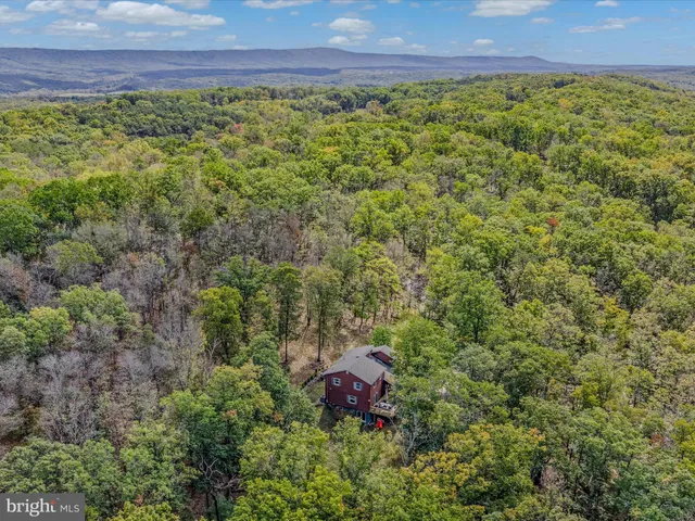 $610,000 | 51 Hungarian Drive, Berkeley Springs, WV 25411