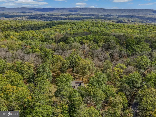 $610,000 | 51 Hungarian Drive, Berkeley Springs, WV 25411