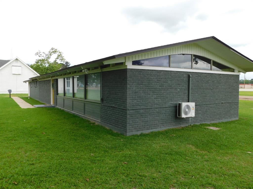 300 South Main Street Springhill, LA 71075 - Photo 6 of 35