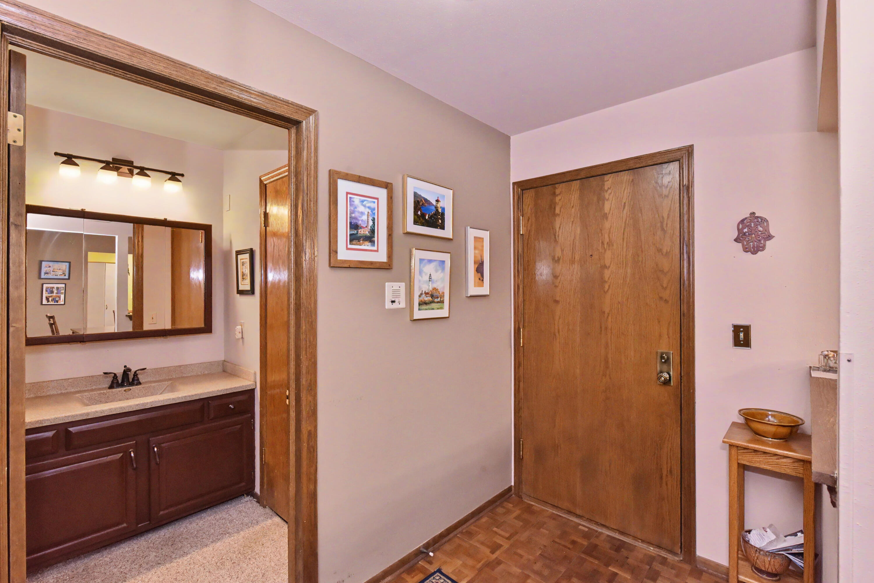 2101 Good Hope Road, Unit 111 Glendale, WI 53209 - Photo 8 of 29 DSC_9032