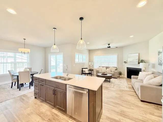 $475,000 | 4.4 Bellflower, DeForest, WI 53532