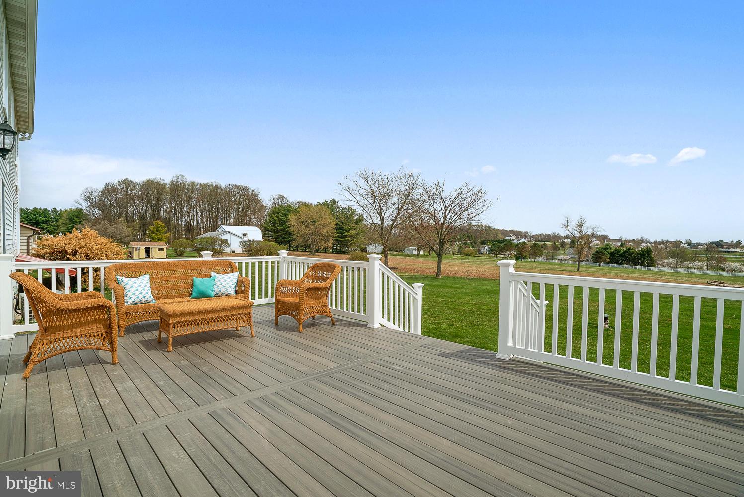 5693 Ridge Road Mount Airy, MD 21771 - Photo 22 of 36 Relax and enjoy dinner alfresco!