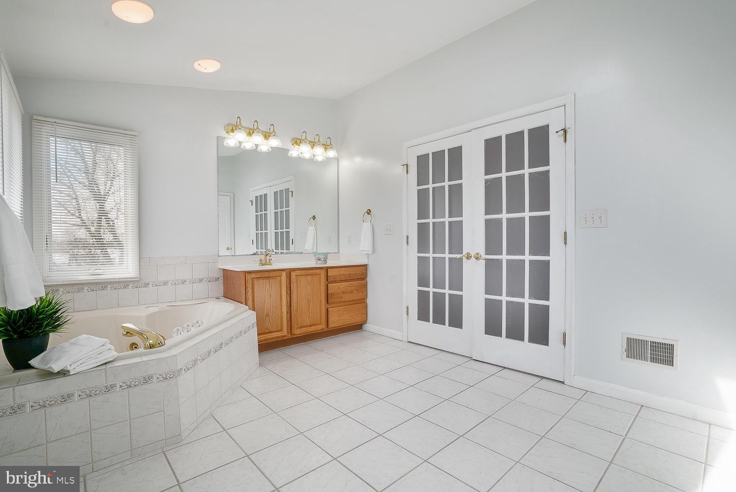 5693 Ridge Road Mount Airy, MD 21771 - Photo 28 of 36 Dual Vanities