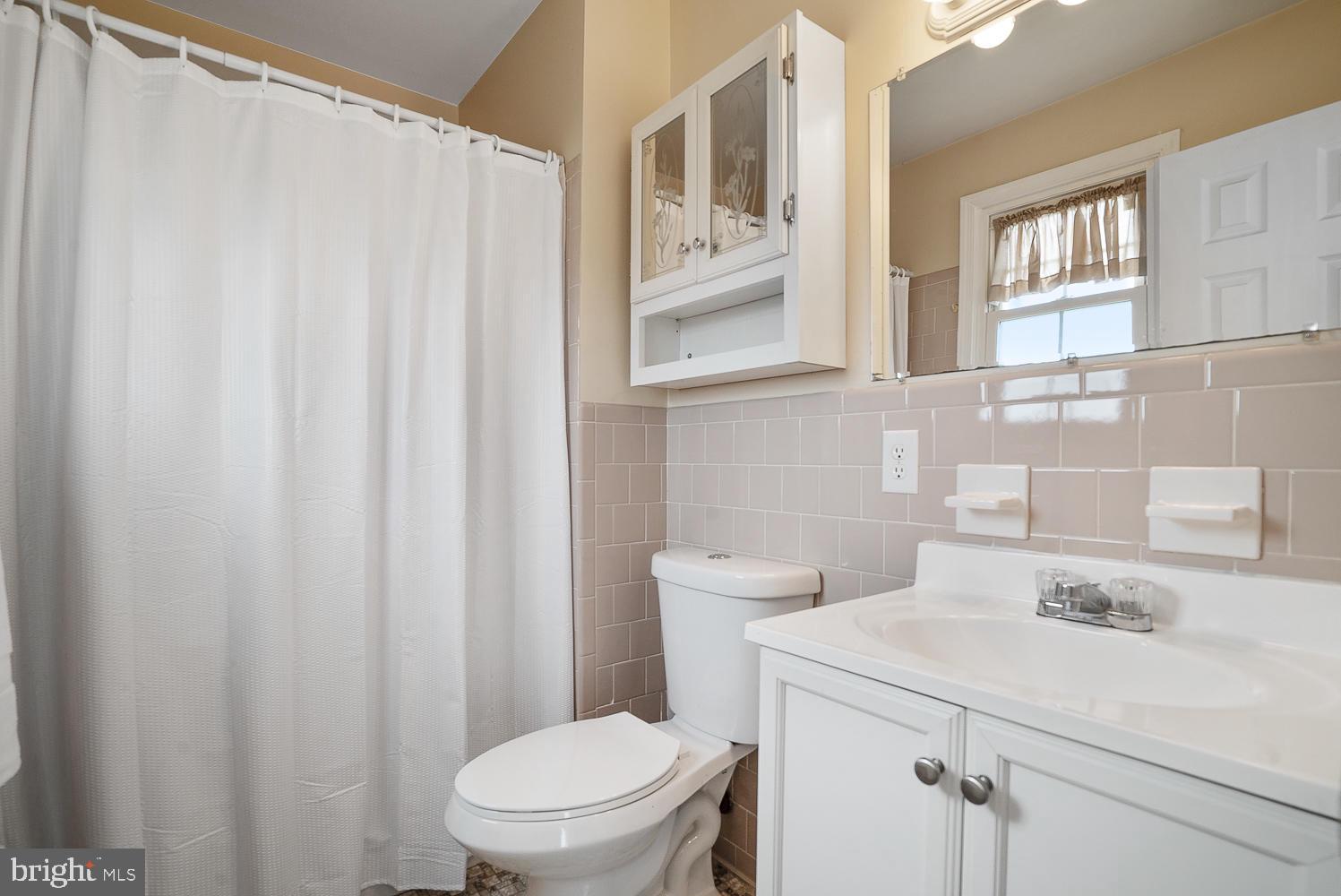5693 Ridge Road Mount Airy, MD 21771 - Photo 30 of 36 Bedroom 2 Full Bathroom